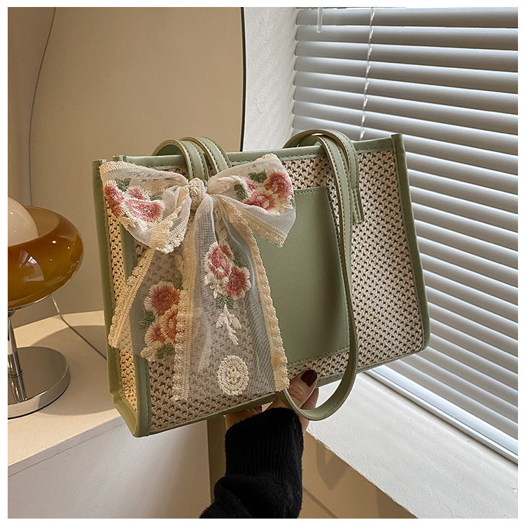 Stylish Woven Shoulder Bag With A Large Capacity For Casual Use