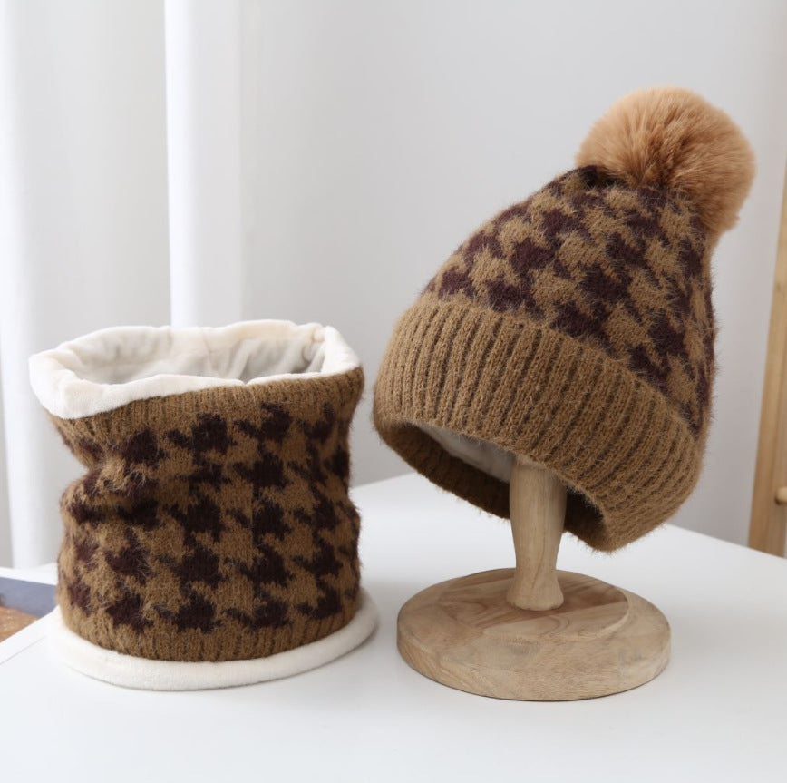 Modefleece todelt strikhue til damer