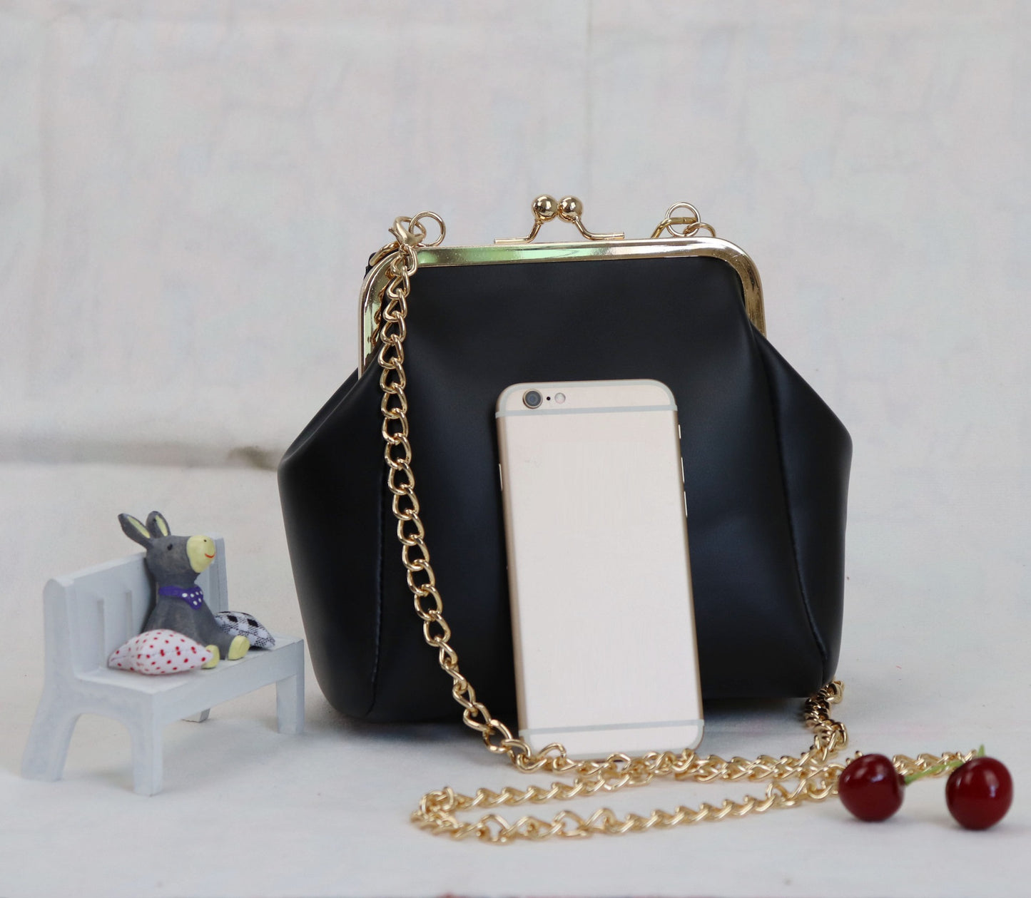 Retro Clip Trendy Portable Messenger Bag