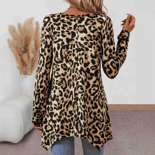 Løstsiddende afslappet rundhalset leopardprint strikket top med asymmetrisk kant