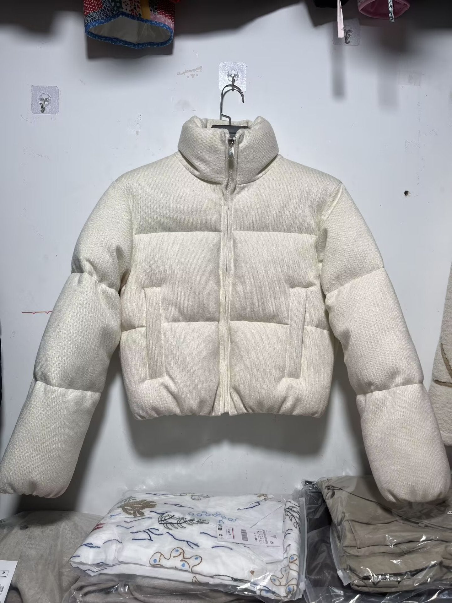 Knitted Fabric Stand-up Collar Thermal Comfortable Figure-flattering Classic Puffer Jacket