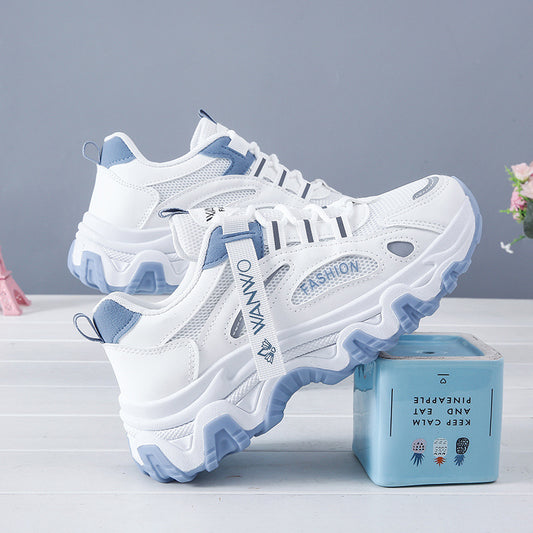 Nye mesh-sneakers med klodsede såler og bløde såler