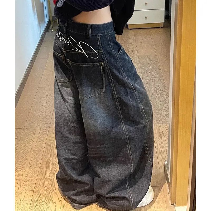 Alsidige retro-denimjeans til kvinder i amerikansk stil med vasket og slidt look