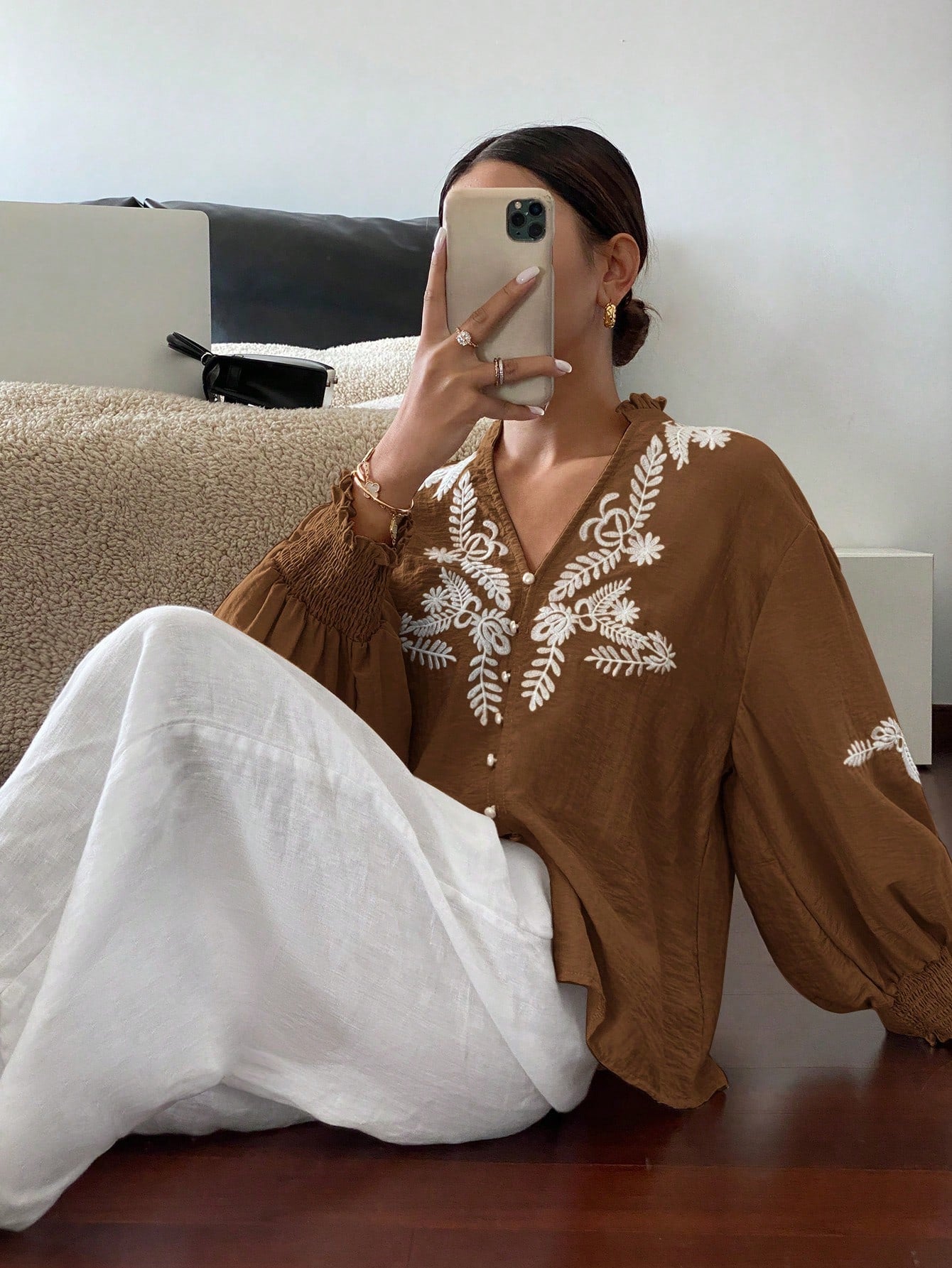 V-neck Machine Embroidery Pearl Single-breasted Lantern Long Sleeve Top