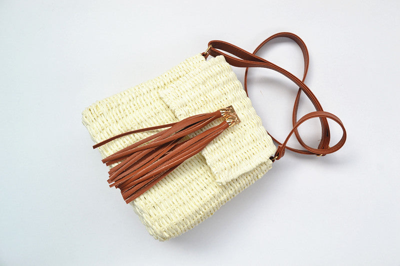 New Women's Straw Woven Diagonal Paper Rope Tassel Bell Bag