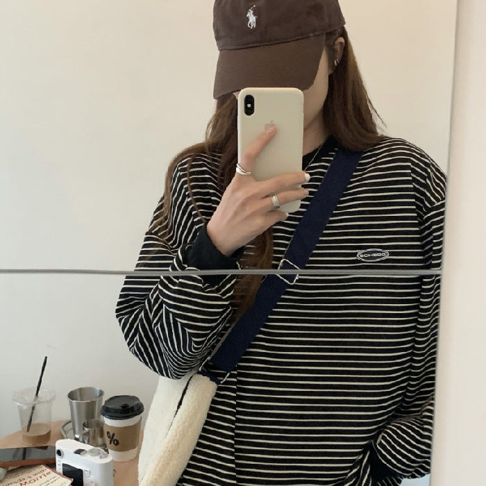 Tynd stribet langærmet sweater med løs rund hals