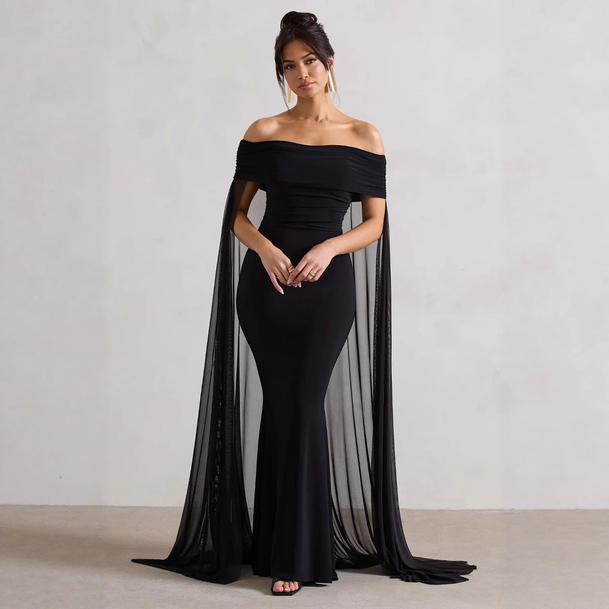 Elegant And Fashionable Off-shoulder Pleated Dress For Women