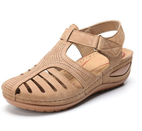 Runde sandaler med kilehæl og velcro i store størrelser