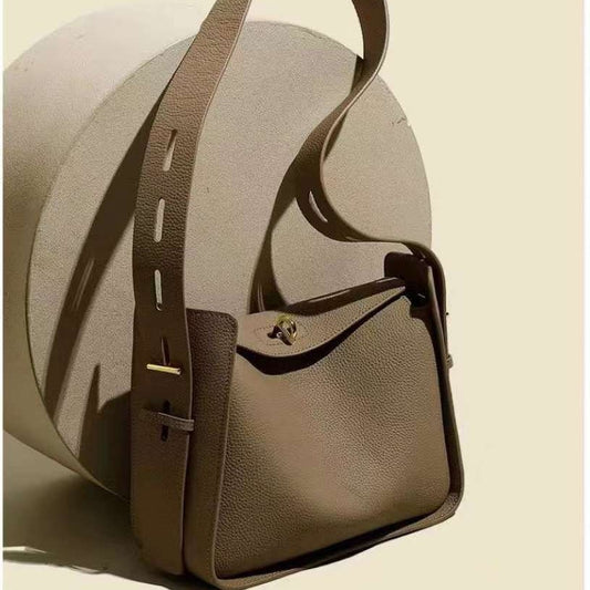 Niche Commuter Design Leather Crossbody Underarm Bag