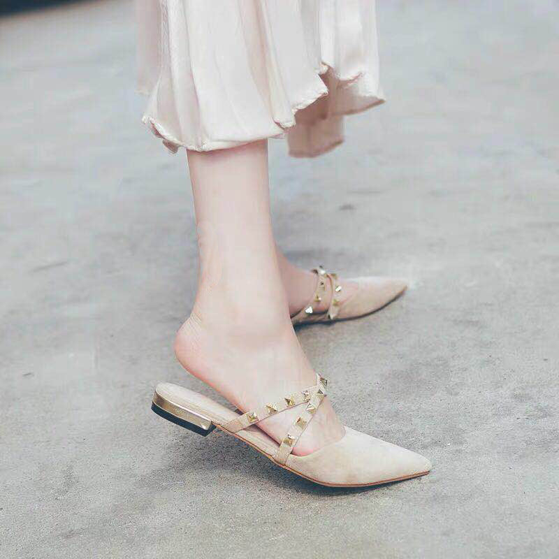 Casual Women's Pointed Toe Low-heel Rivet Sandals