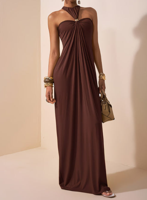 A Solid Color Dress For Fashionable Ladies