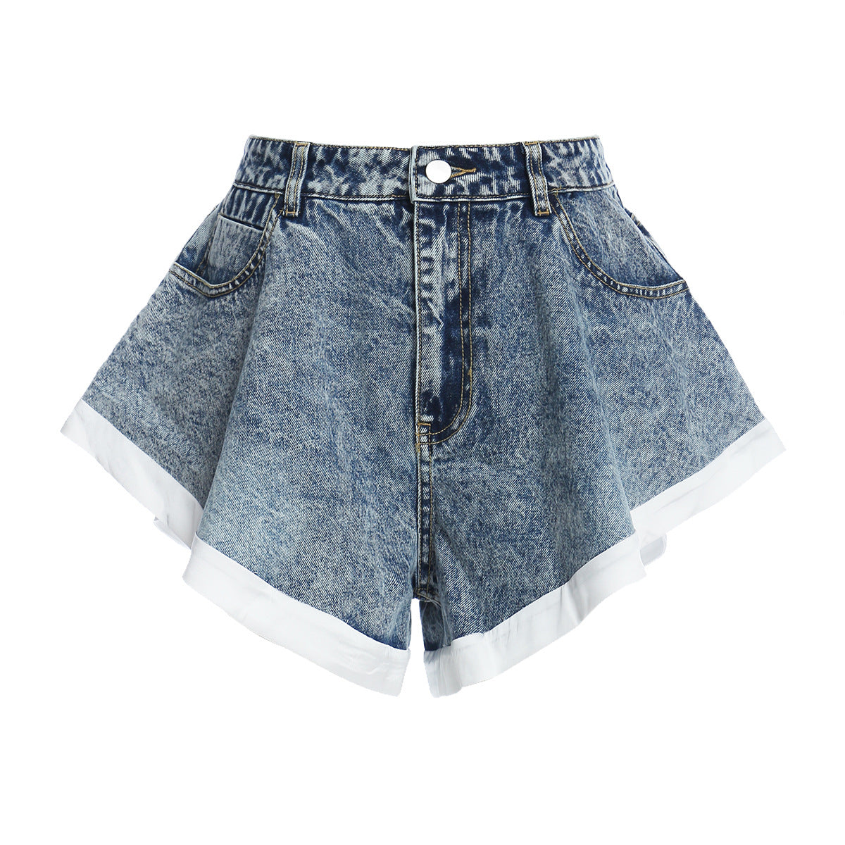 Hvide denimshorts med flæsekant