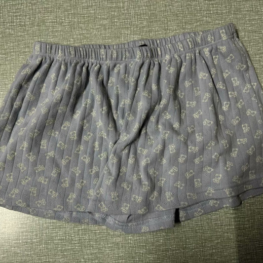 Korte blomstrede shorts med lav talje til kvinder