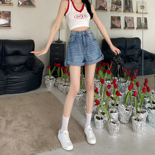 Wear Hot Pants With A High Waist To Make It Look Thin