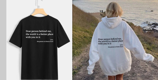 Dame-plyshættetrøje med bogstavprint, kængurulomme og snøre, unisex