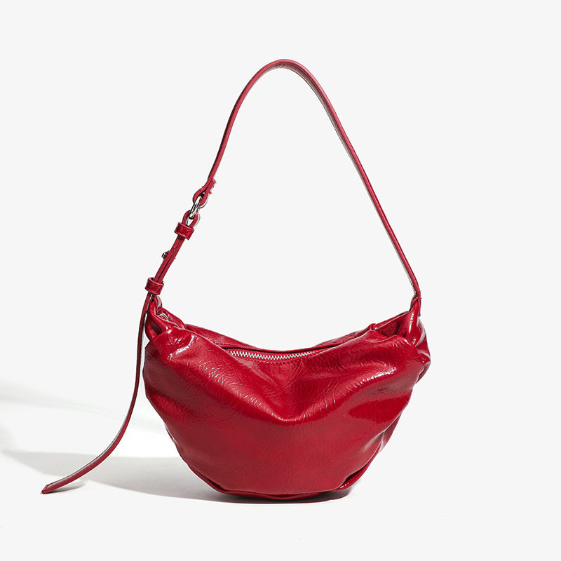 Fashionable And Trendy Black Pleated Shoulder Bag In Rock-and-roll Style