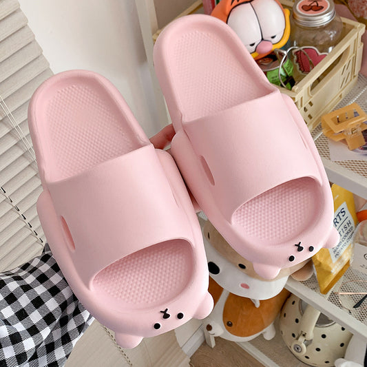 Wearing Thick-soled Sandals And Slippers At Home And Indoors In Summer