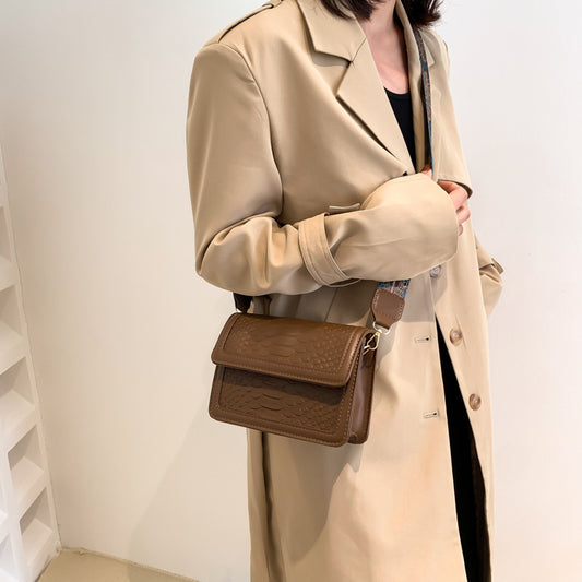 Women's Fashion Solid Color Wide Shoulder Strap Shoulder Small Square Bag