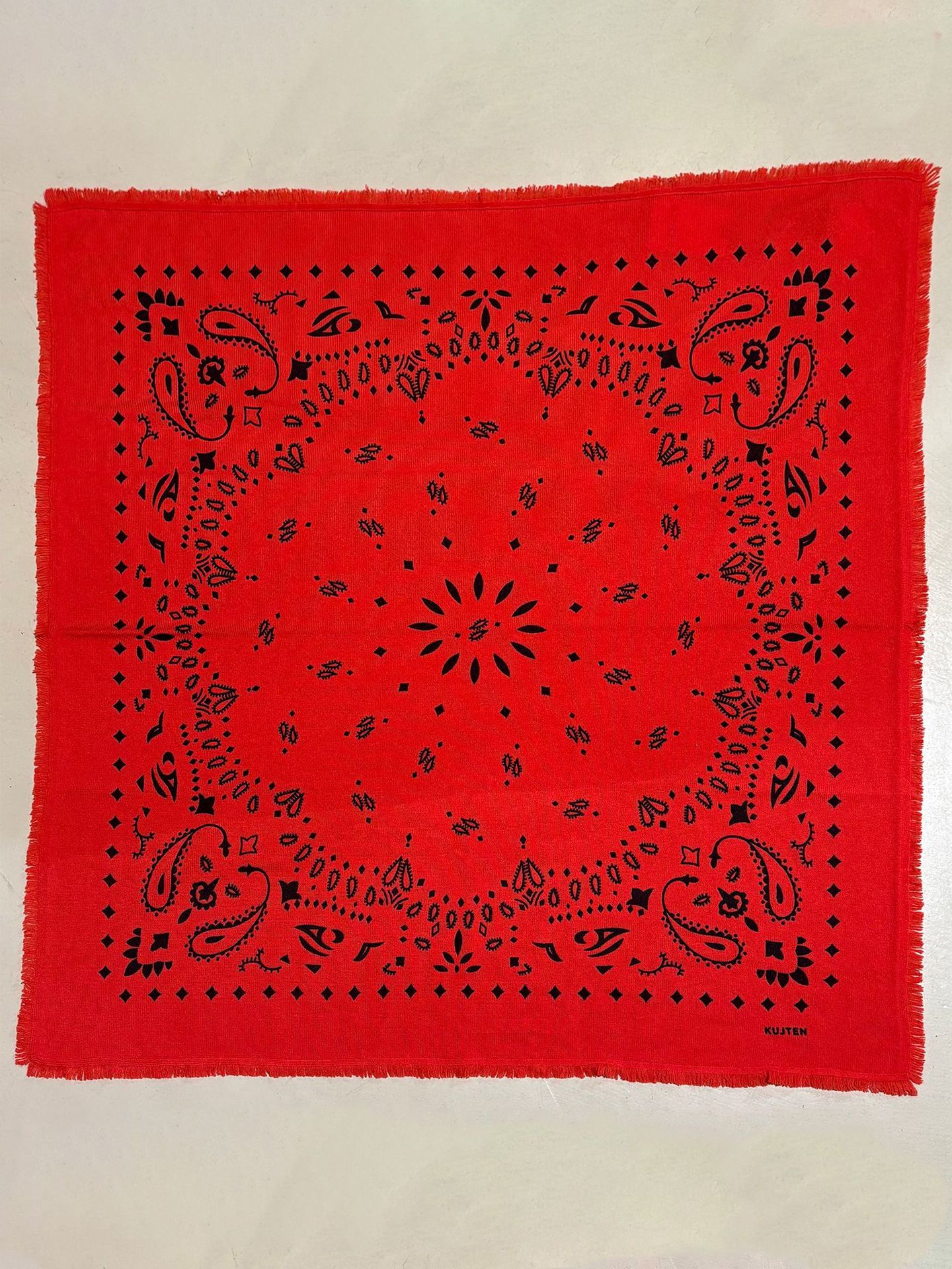 Fashionable Versatile And Elegant Square Scarf