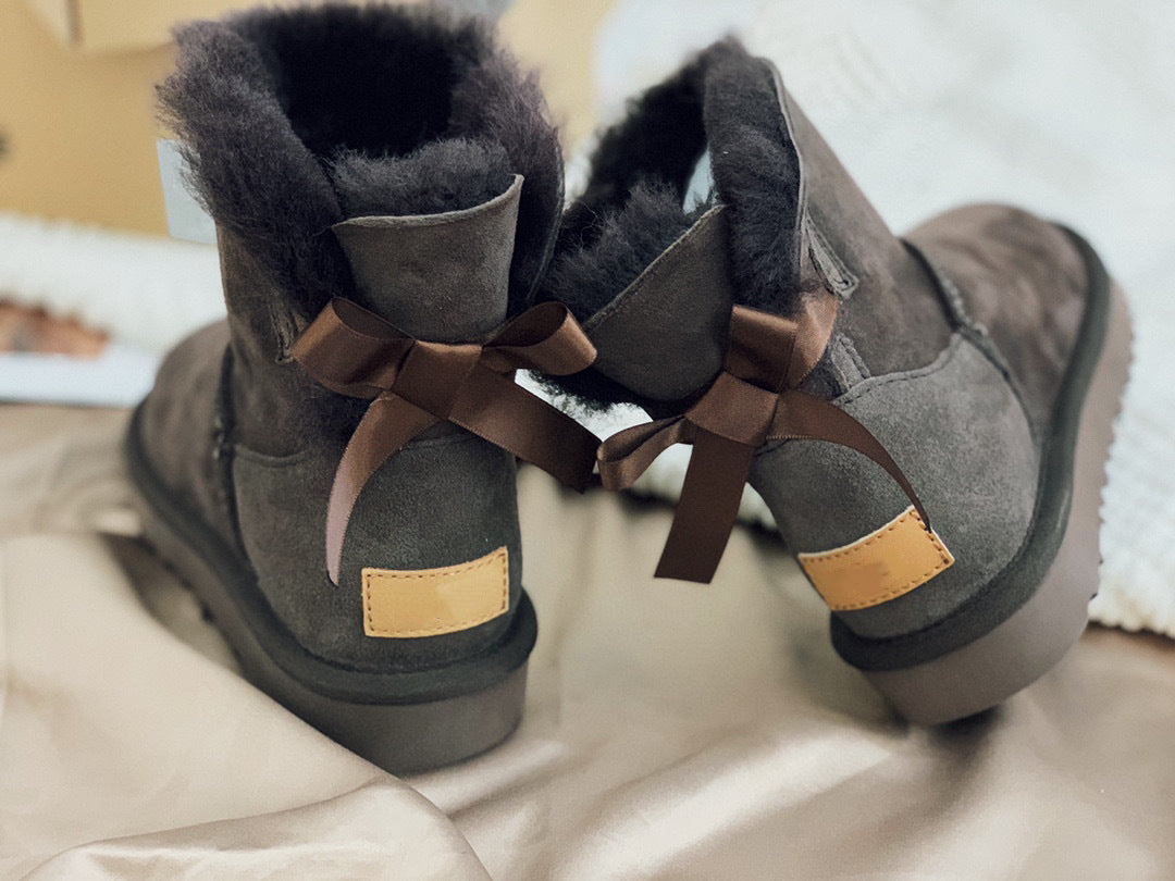 Sheepskin Snow Boots With Single Ribbon For Warmth