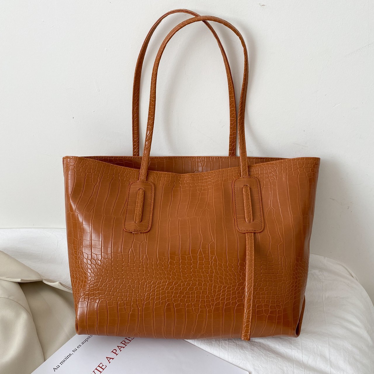 New Stylish And Versatile Shoulder Bag