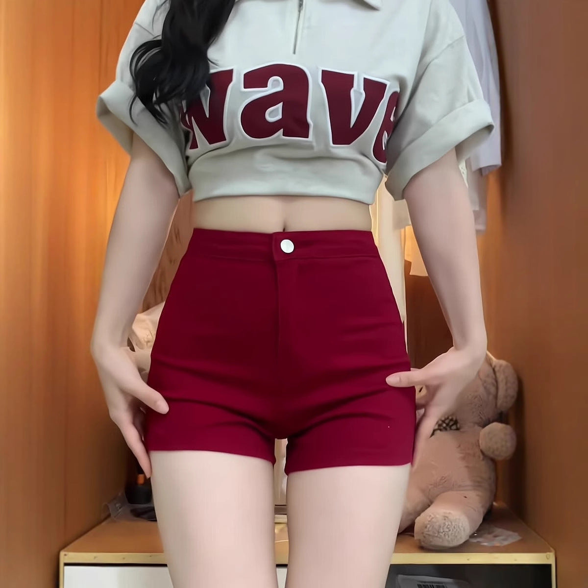 Womens American-style Red High-waisted Body-hugging Denim Shorts