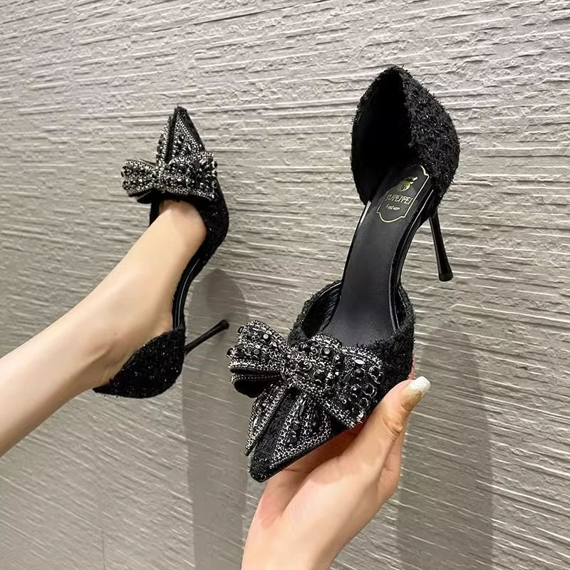 Åndbar Side Tom Sløjfe Niche Med Skørt Rhinestone Hule Pumps