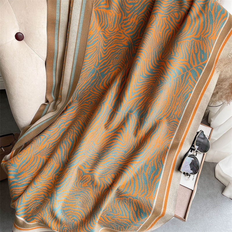 Women's Simple Thickened Warm Reversible Scarf