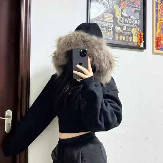 American-style Hoodie With A Fur-lined Hood And A Zipper