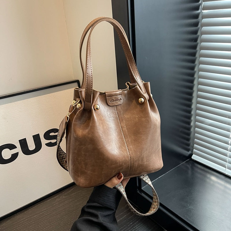 Large Capacity Fashion Portable One-shoulder Commuter Underarm Bag