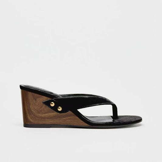 Versatile Stylish And Lightweight Outdoor Sandals