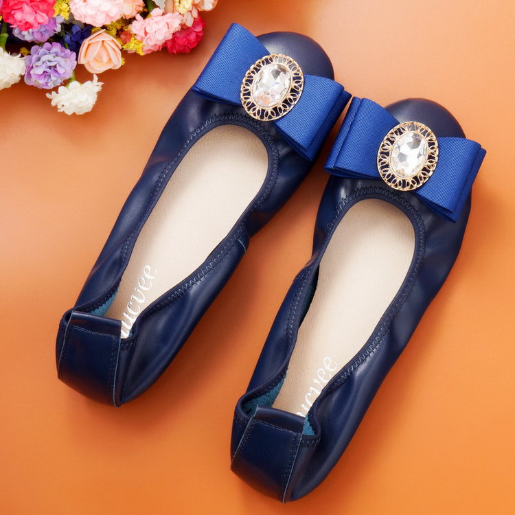 Women's Leather Rhinestone Bow Shallow Roll Shoes