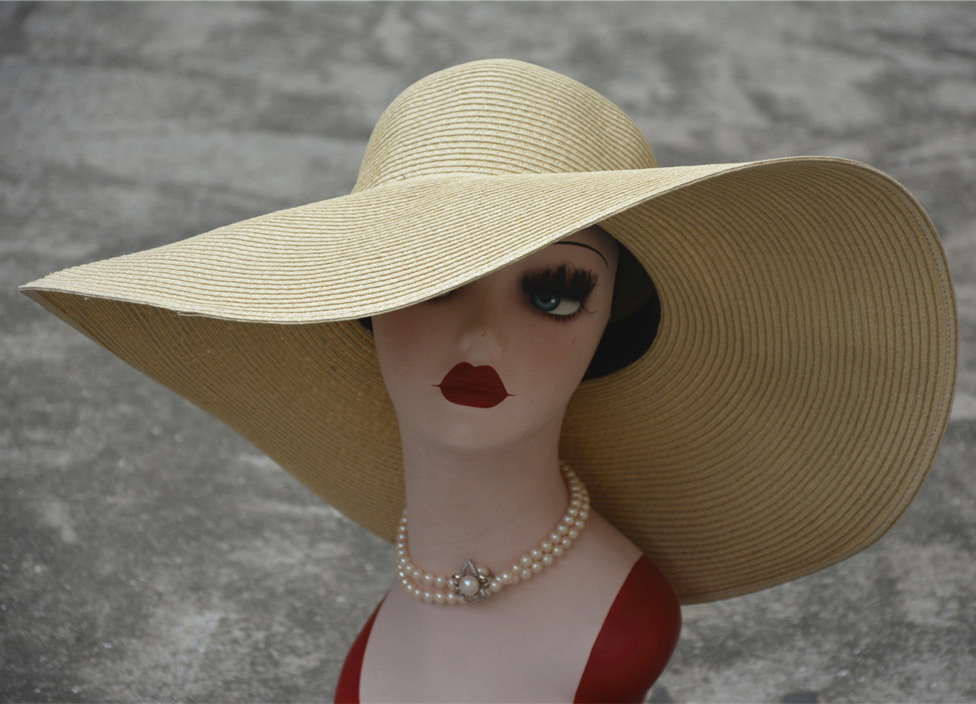 Oversized Hepburn Shade Holiday Straw Hat 18cm