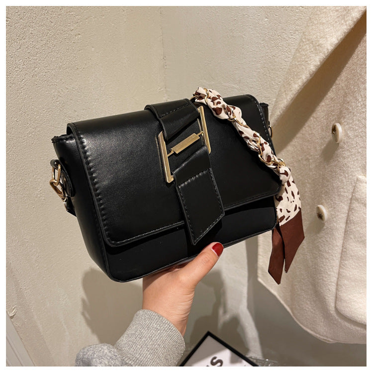 Retro Fashion One-shoulder Simple Frosted Texture Messenger Bag