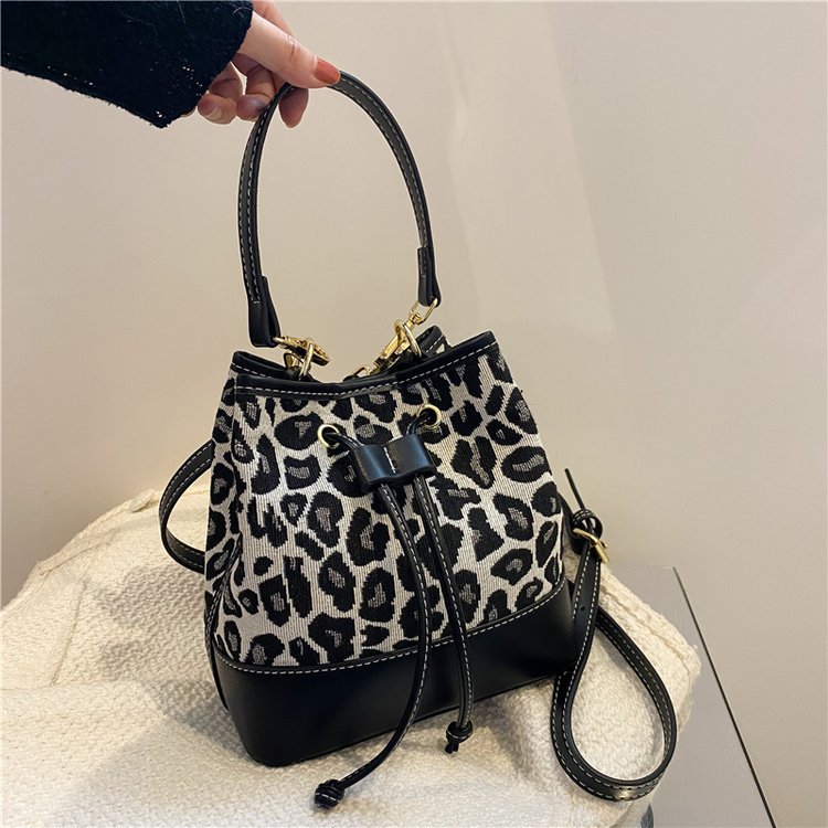 Leopard Handheld Bucket Bag With Drawstring Buckle