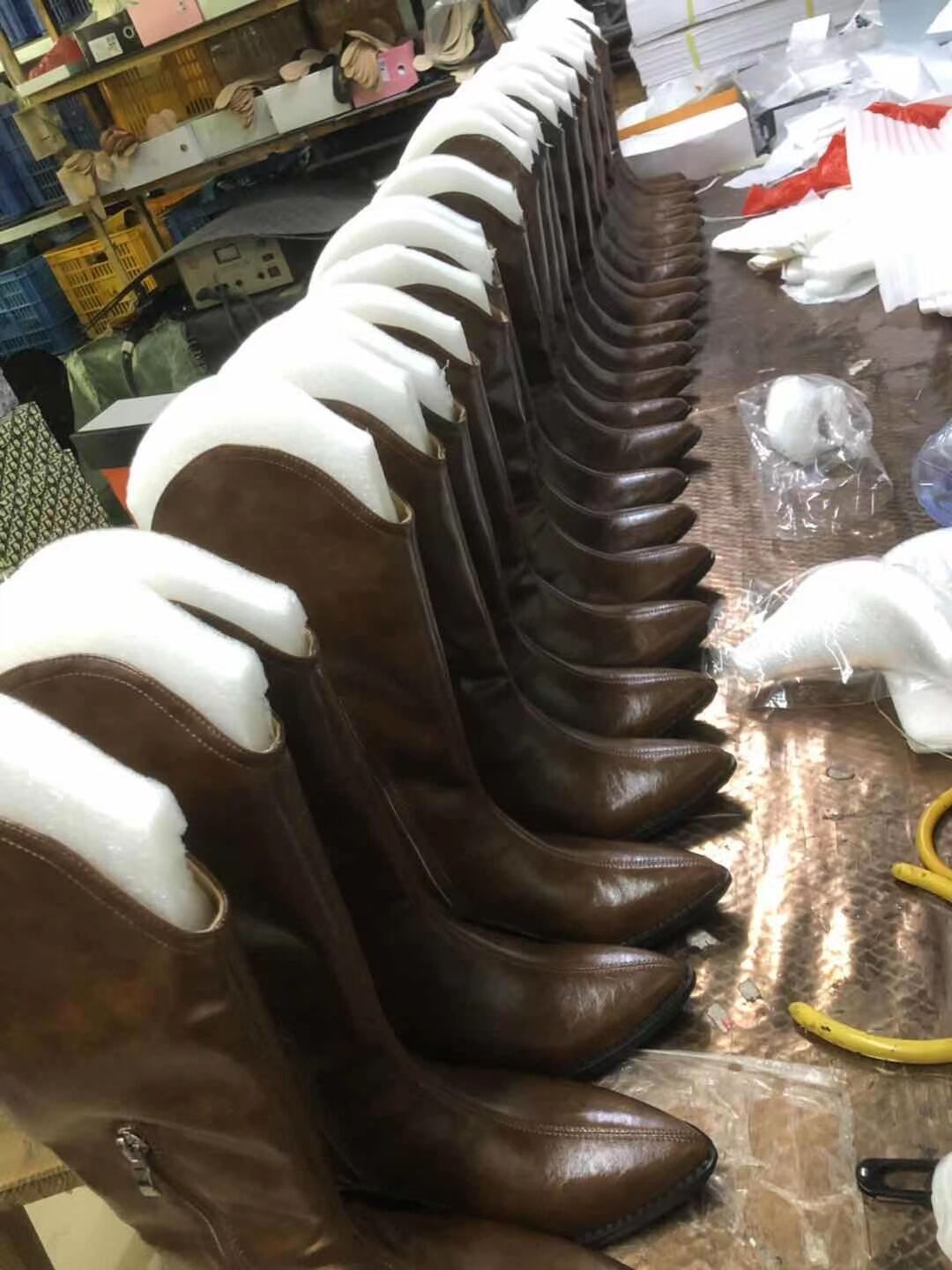 V-mouth Leather Thick Heel Western Cowboy Boots Pointed Toe Long Barrel