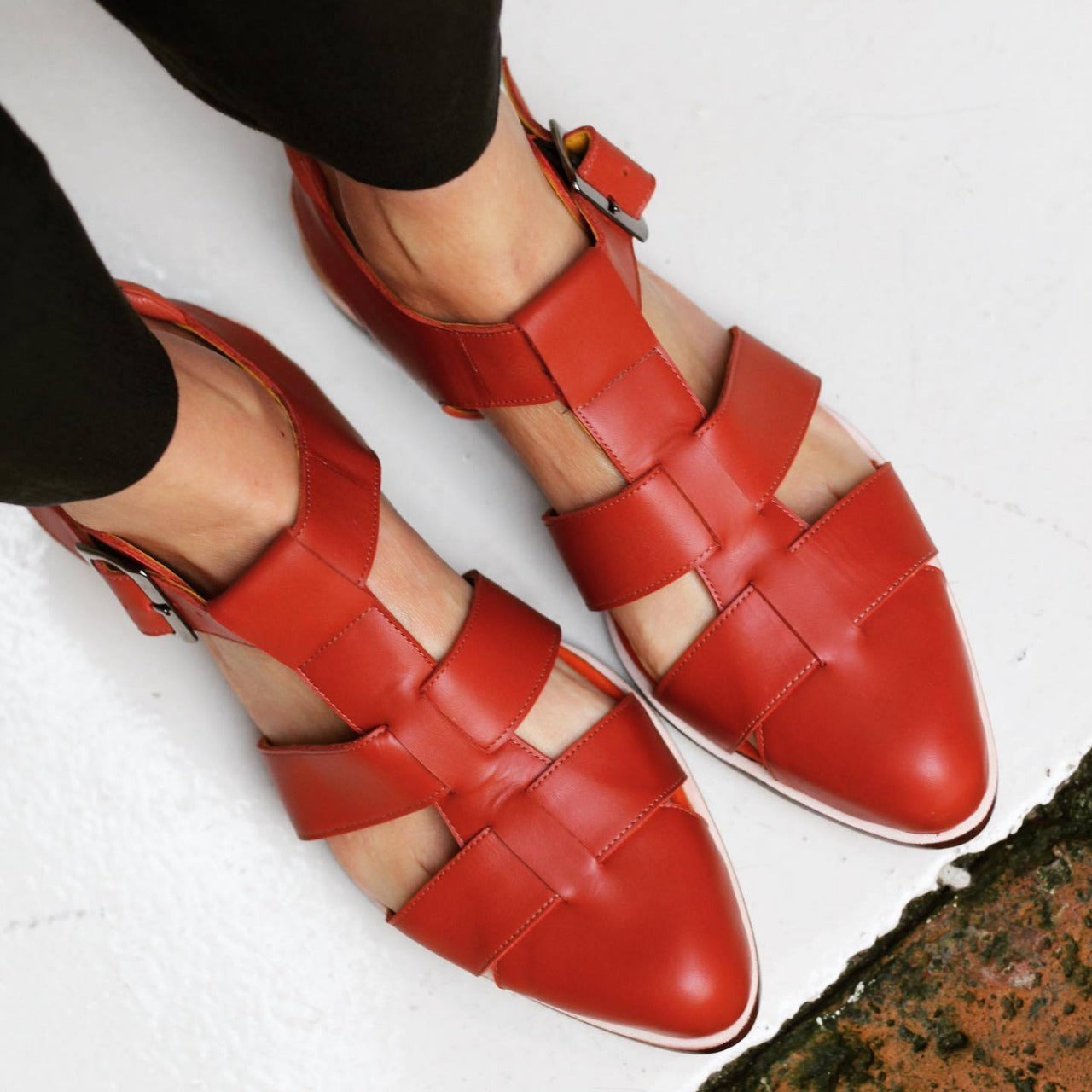Casual ensfarvede sandaler til kvinder