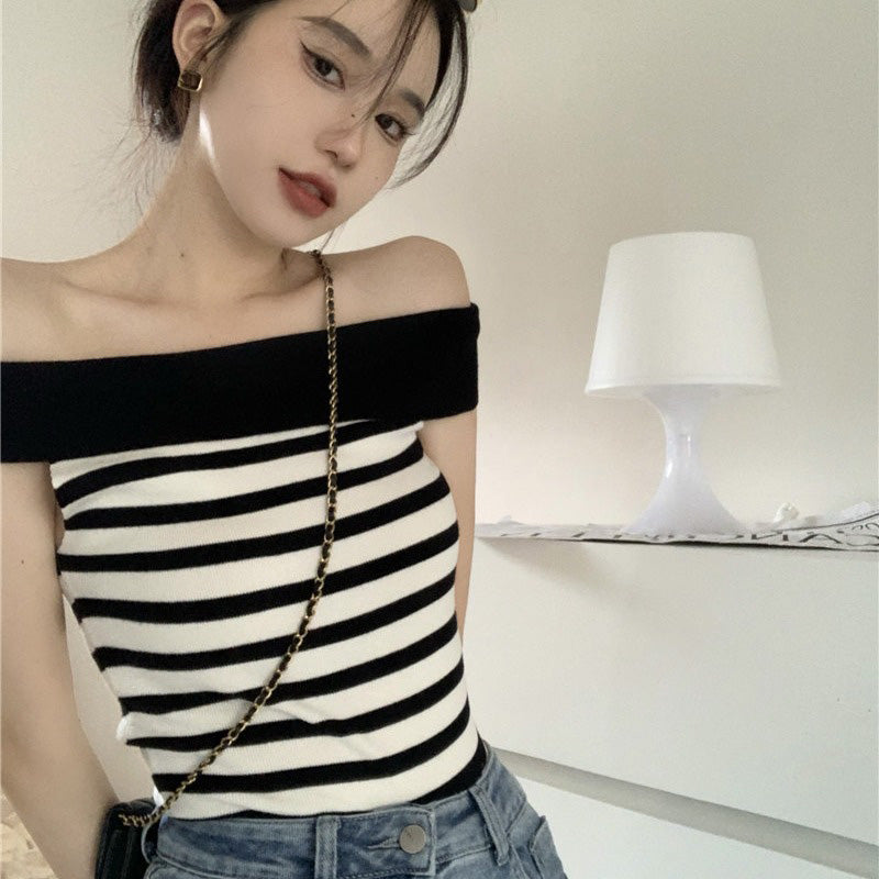Women's Contrast Color Striped Cropped Slim Knitted Sweater