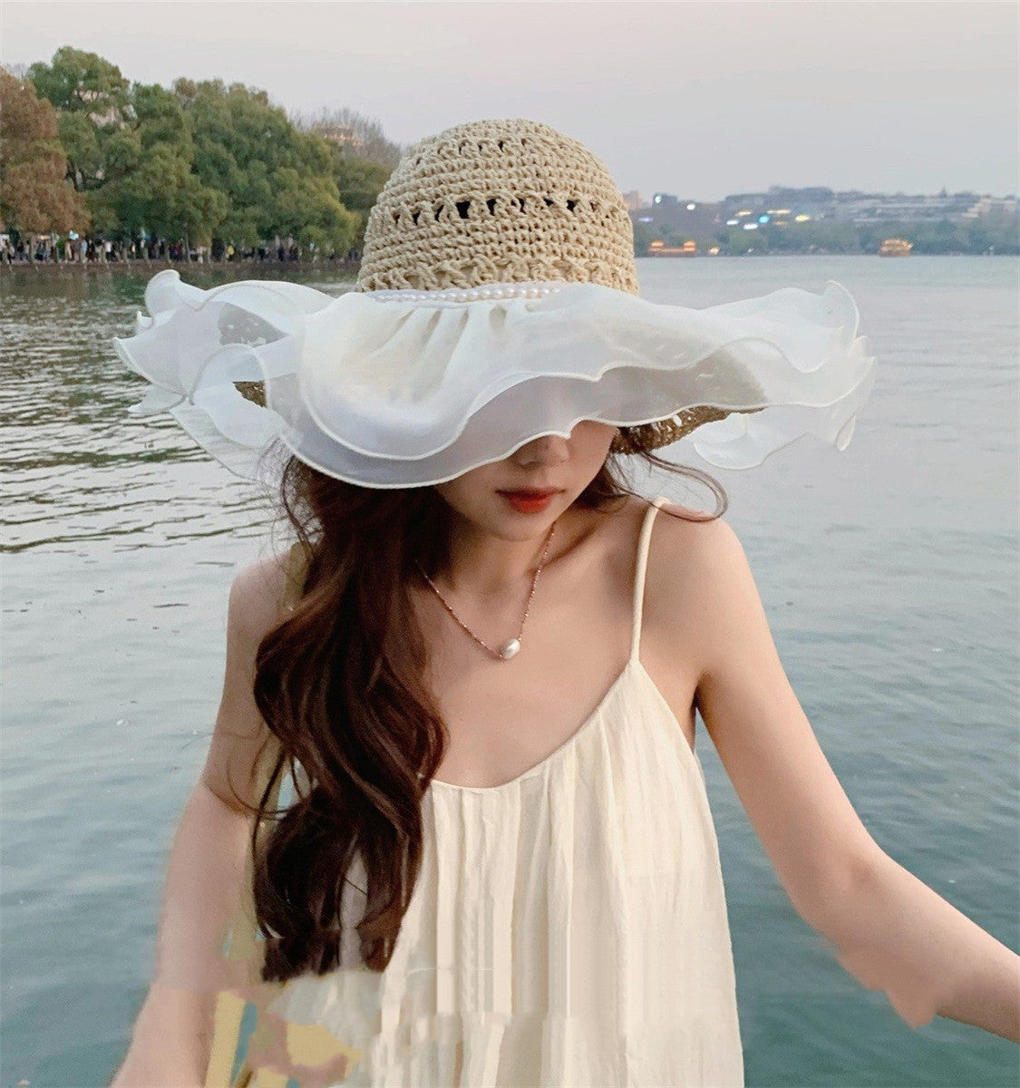 Elegant Pearl Mesh Big Brim Straw Hat Seaside Vacation