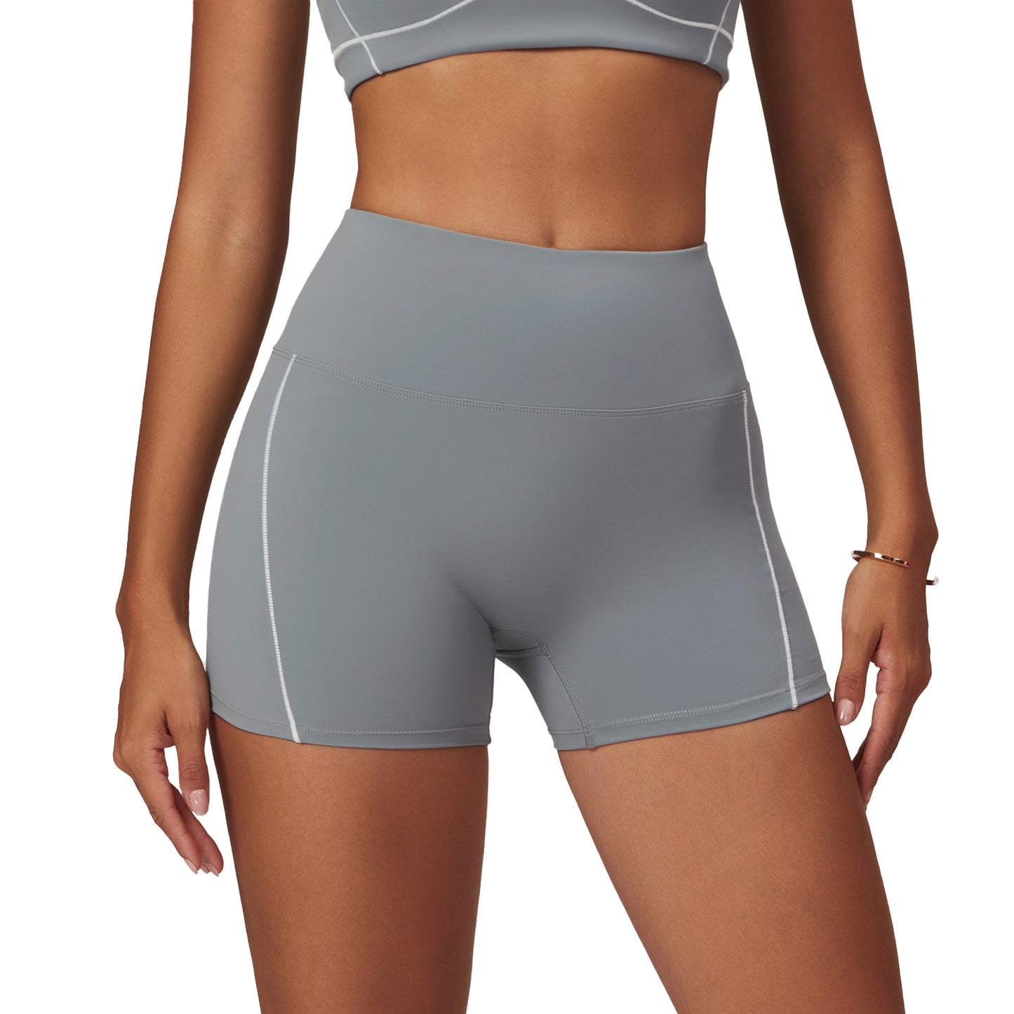 Moderigtige personlige yoga- og fitnessshorts til kvinder