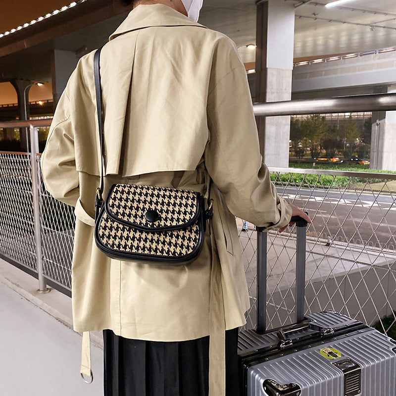 Texture Contrast Color Woolen Small Square Bag
