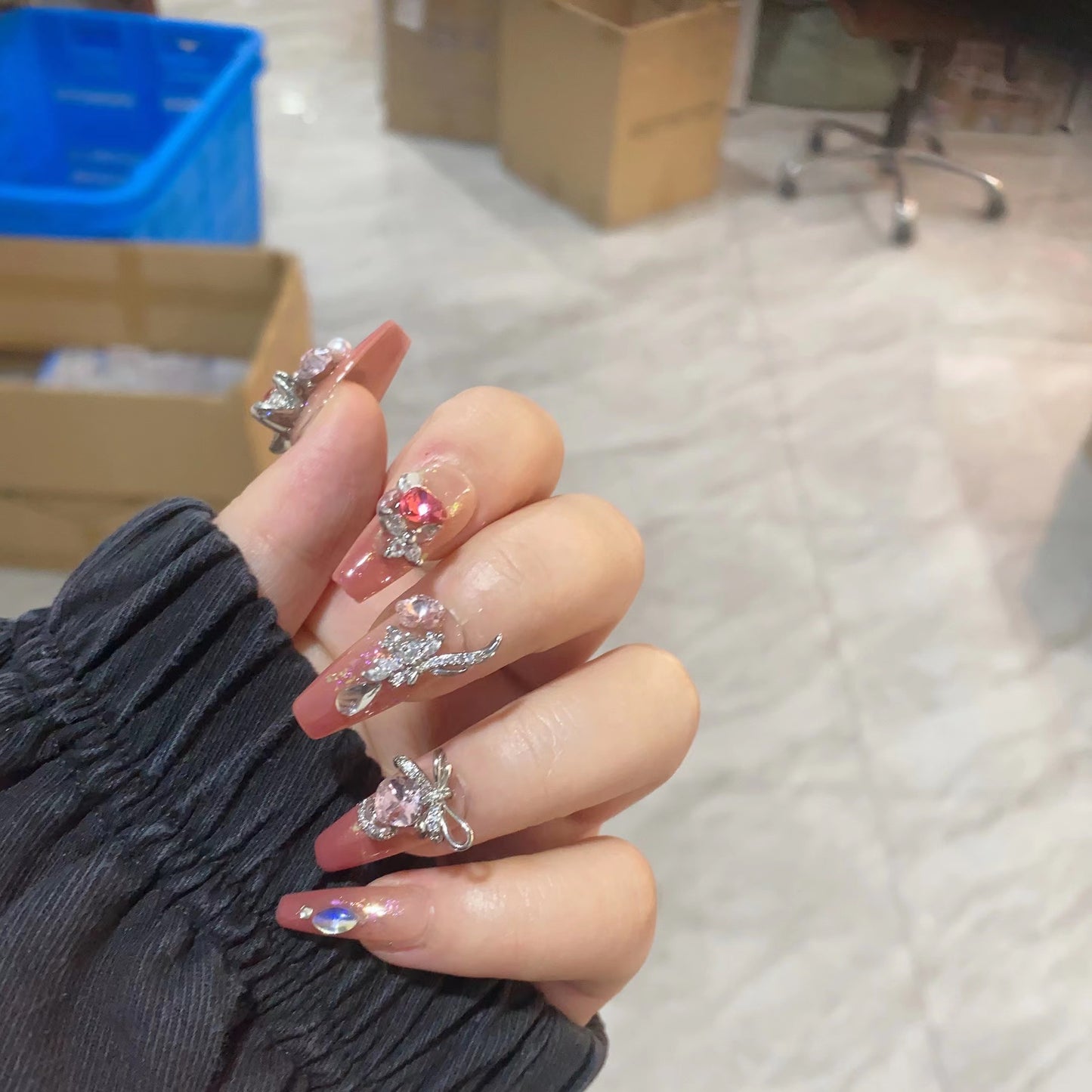 Nail Patch Can Be Taken With Simple And Luxurious Bear