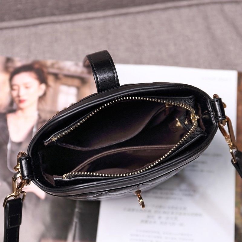 Women's Trendy PU One-shoulder Messenger Chain Handbag