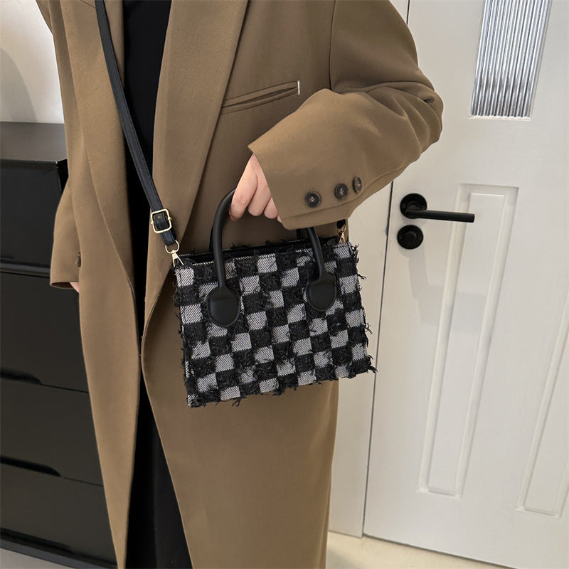 Plaid New Korean Style Fashionable Trendy One-shoulder Winter Textured Messenger Bag