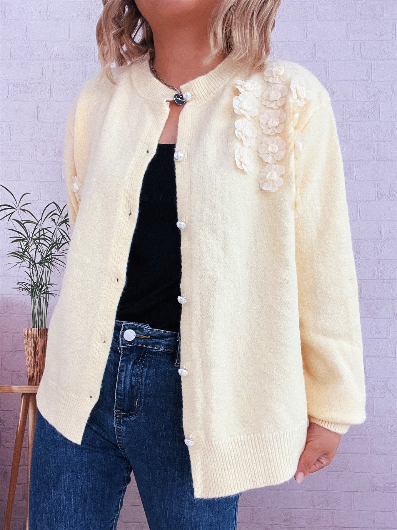 Knitted Button Three-dimensional Flower Decorative Knitted Sweater