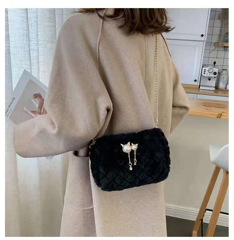 Women's Fashion Diamond Embroidery Thread Shoulder Messenger Bag