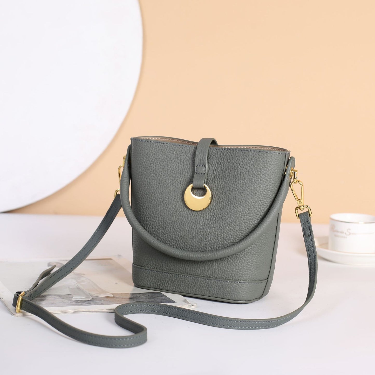 First Layer Cowhide Women's High-grade Shoulder Messenger Bag