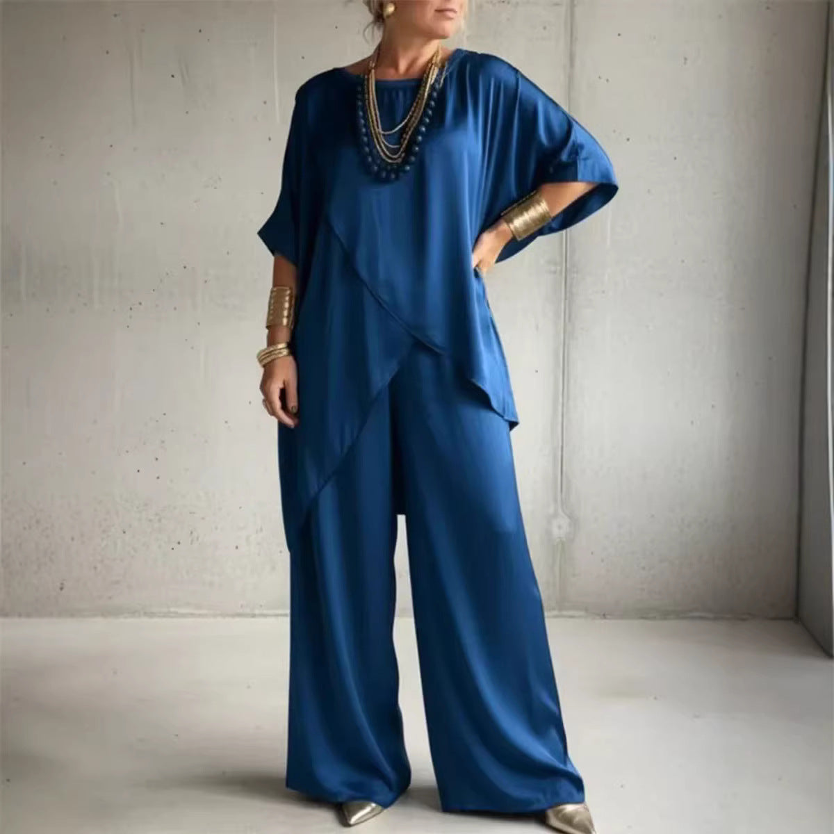 Womens Loose Casual Set With A Crew Neck And Asymmetrical Hem