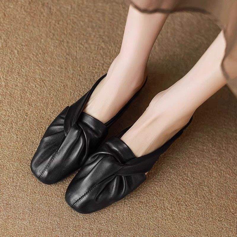 Soft-leather Outerwear Low-heeled Sandals