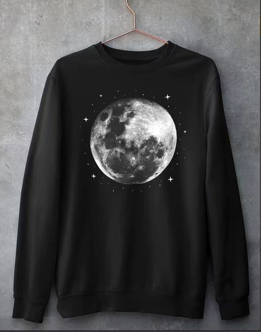 T-shirt til kvinder med print og rund hals